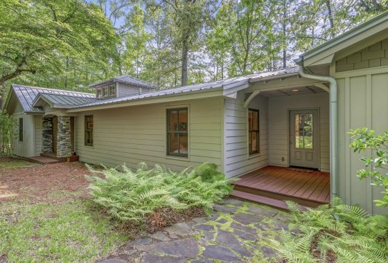 325 Sears Bluff