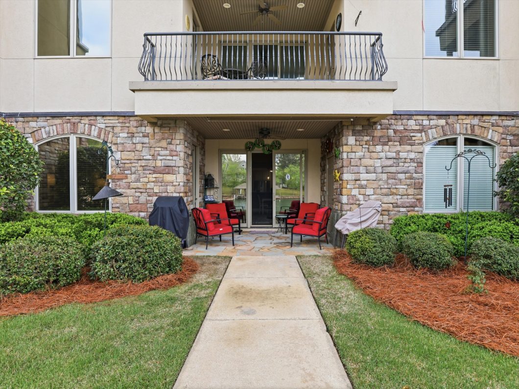 Harbor Pointe Condo D102