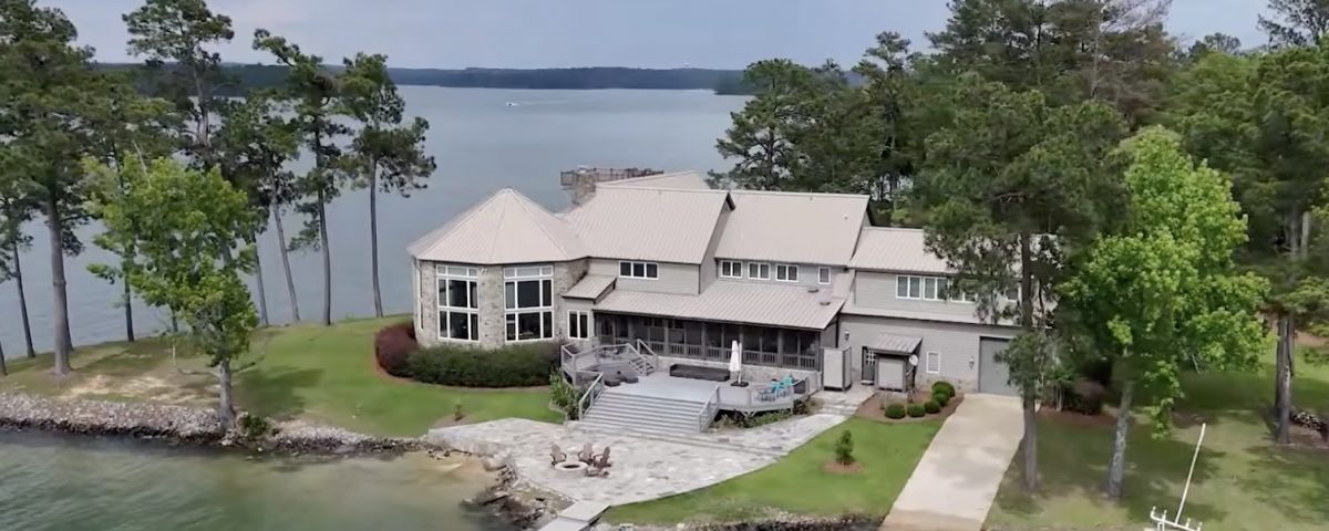 The Perfect Wedding House in Trillium