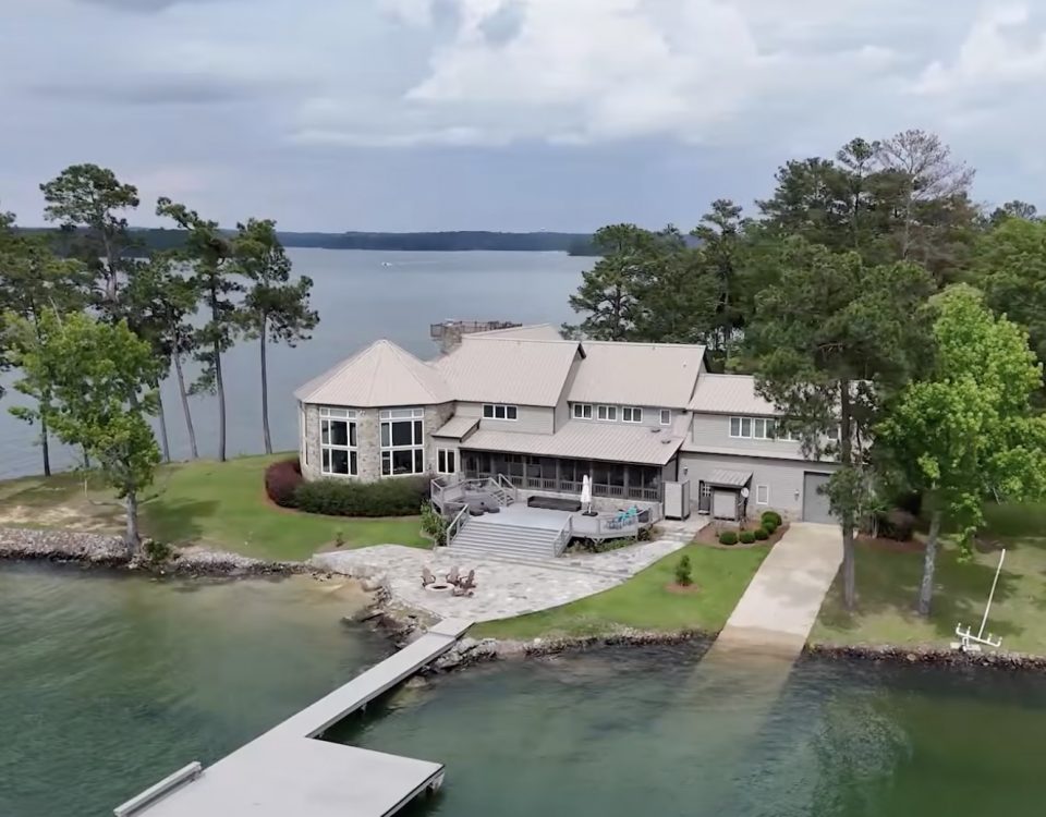 The Perfect Wedding House in Trillium