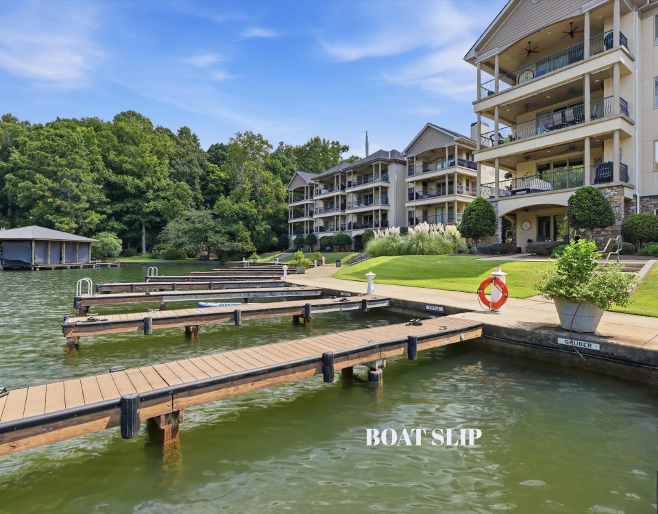 Harbor Pointe Condo E103
